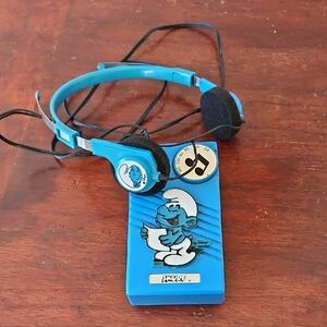 Vintage 1981 Smurf Portable AM Radio With Headphones Made In Hong Kong Nasta Inc